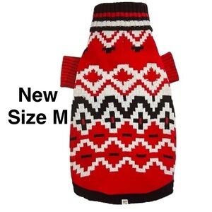 New Maple Leaf by Hudson's Bay Dog
Fair Isle Sweater Size M length 17’⭐️⭐️⭐️⭐️